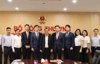 Thứ trưởng Nguyễn Hoàng Long làm việc với Hanwha Energy về dự án điện khí LNG