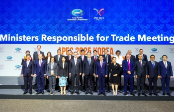 Chùm ảnh hoạt động của Bộ trưởng Nguyễn Hồng Diên tại Hội nghị RMT APEC 2025