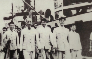 Bác Hồ với những lần về thăm thành phố Cảng