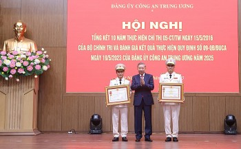Trung tướng Tô Ân Xô nhận Huân chương Quân công hạng Ba