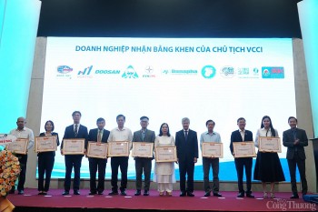 EVNCPC được vinh danh tại Hội nghị Doanh nghiệp miền Trung - Tây Nguyên năm 2025