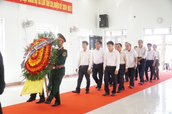 Người dân quê nhà Phổ Khánh (Quảng Ngãi) tiễn biệt nguyên Chủ tịch nước Trần Đức Lương