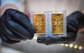 Giá vàng hôm nay tăng bất ngờ, dự báo lại leo thang