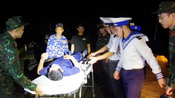 Đảo Trường Sa cấp cứu kịp thời ngư dân ngay trong đêm
