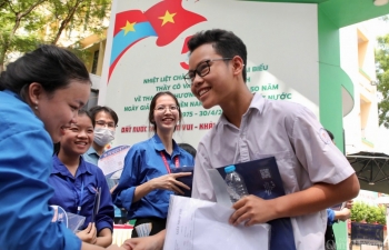 Hà Nội: Bước ra khỏi phòng thi, thí sinh tự tin được 10 điểm Toán