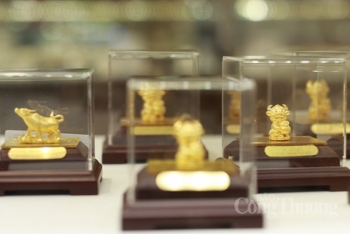 Ngày vía Thần tài: Linh vật trâu vàng 