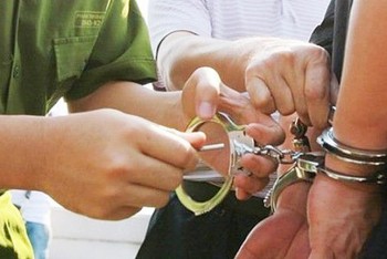 Hải Phòng: Tước danh hiệu, khởi tố cựu công an phường chiếm đoạt tài sản của người dân