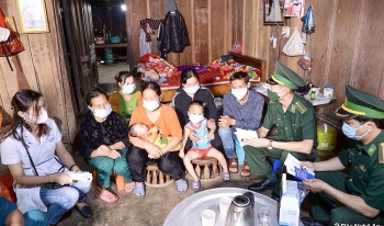 “Đi từng ngõ,  gõ từng nhà”