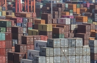 Cú sốc thặng dư thương mại của Trung Quốc và áp lực giải quyết tranh chấp với Mỹ