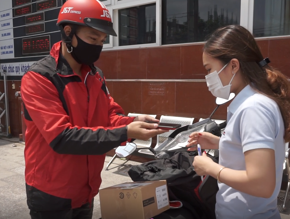 Ưu đãi từ các doanh nghiệp chuyển phát - “Trợ lực” cho người mới kinh doanh trực tuyến