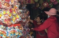 Thị trường đèn lồng Trung thu - Hàng Việt chiếm ưu thế