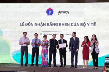 Amway Việt Nam lần thứ 2 đón nhận Bằng khen của Bộ Y tế