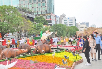 Đường hoa Nguyễn Huệ Tết Tân Sửu mở cửa thêm một ngày