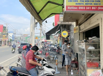 TP. Hồ Chí Minh sôi động trong ngày đầu tiên trở lại trạng thái 