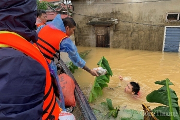 Những tấm lòng hướng về miền Trung