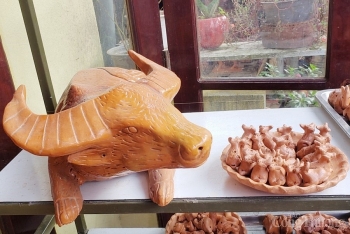 Về làng gốm Thanh Hà ngắm linh vật trâu đất
