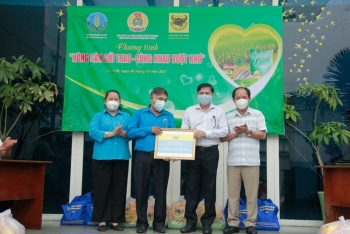 Thực hiện chương trình “Nông sản gửi trao, cùng nhau vượt khó