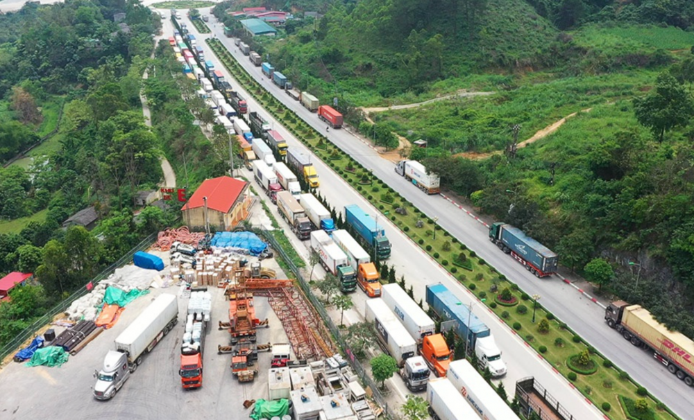 Tìm giải pháp khôi phục thông quan tại các cửa khẩu