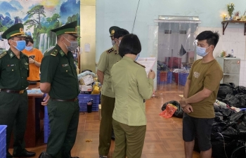 Quảng Ninh: Phát hiện kho chứa nhiều hàng hóa nhập lậu