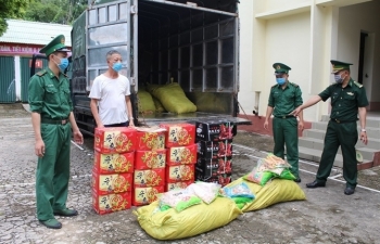 Bắt giữ hơn 1 tấn thực phẩm chay nhập lậu vào Quảng Ninh