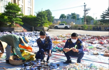 Quảng Ninh tiêu hủy hàng trăm sản phẩm hàng giả, không rõ nguồn gốc