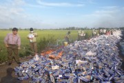 Buôn lậu thuốc lá vẫn diễn biến phức tạp - Kỳ II: Không nên tái xuất, bán đấu giá
