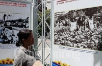 Lời di chúc của Bác Hồ lấp lánh sau những tấm ảnh triển lãm