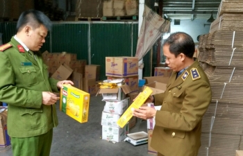 Bắt quả tang cơ sở “gia hạn sử dụng” hơn 3 tấn bánh quy Thổ Nhĩ Kỳ đã hết hạn