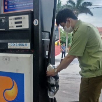 Petrolimex lên tiếng về cửa hàng xăng dầu ở Nam Định bán dầu diesel chứa tạp chất