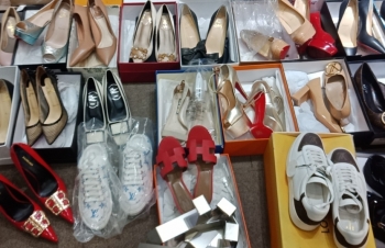 Xử phạt hơn 71 triệu đồng một cơ sở kinh doanh hàng nhái tại phố cổ Hà Nội