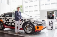 Audi Việt Nam trưng bày mẫu xe điện Audi e-tron