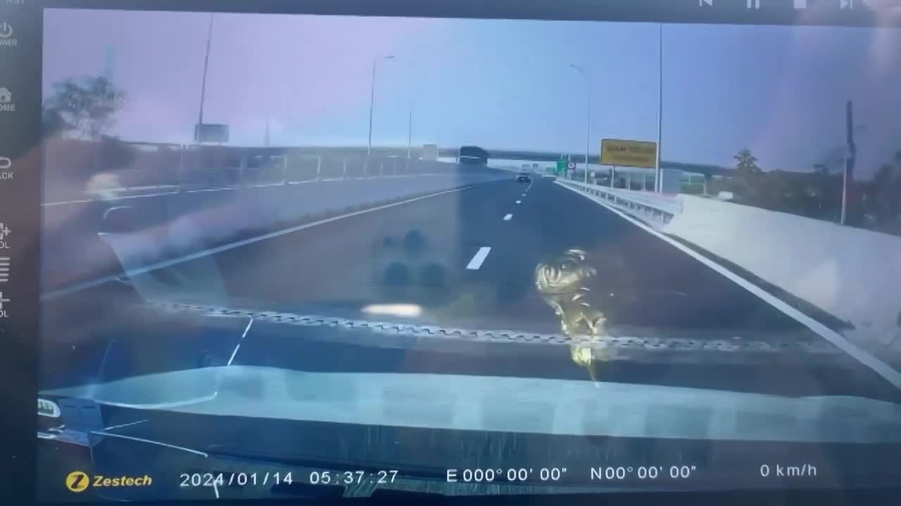 Xác minh ô tô chạy ngược chiều trên cao tốc Mỹ Thuận - Cần Thơ