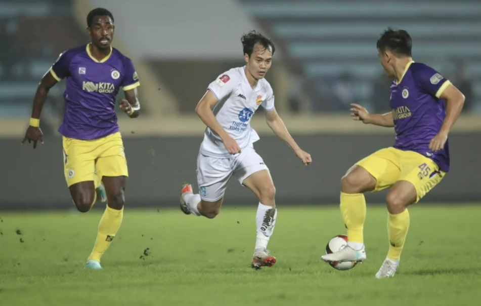 Thép Xanh Nam Định thắng kịch tính Hà Nội FC