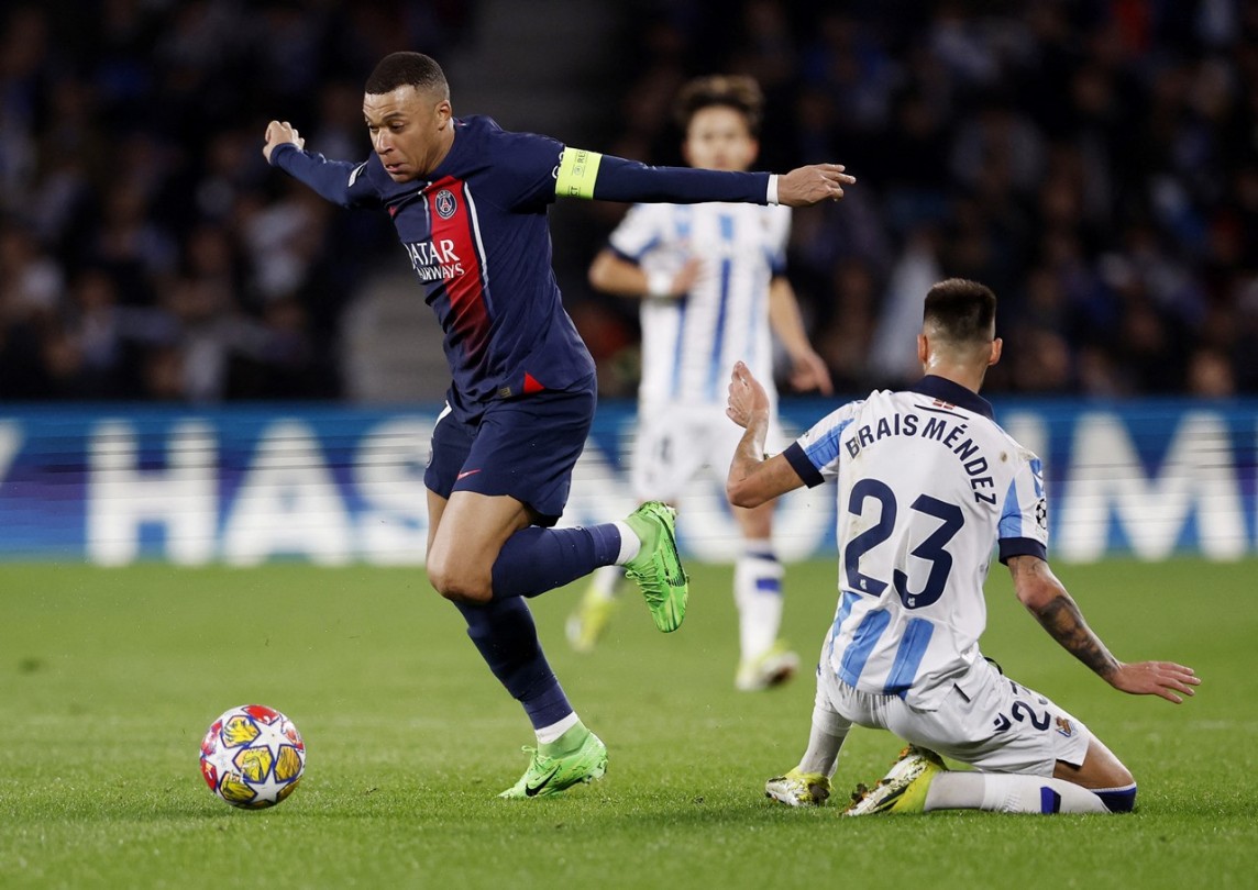 Mbappe tỏa sáng, PSG vào tứ kết Champions League