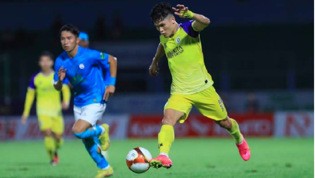 Hà Nội thắng kịch tính Khánh Hòa