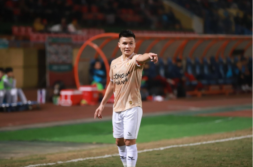 Quang Hải giúp Công An Hà Nội thoát thua trước Hà Tĩnh