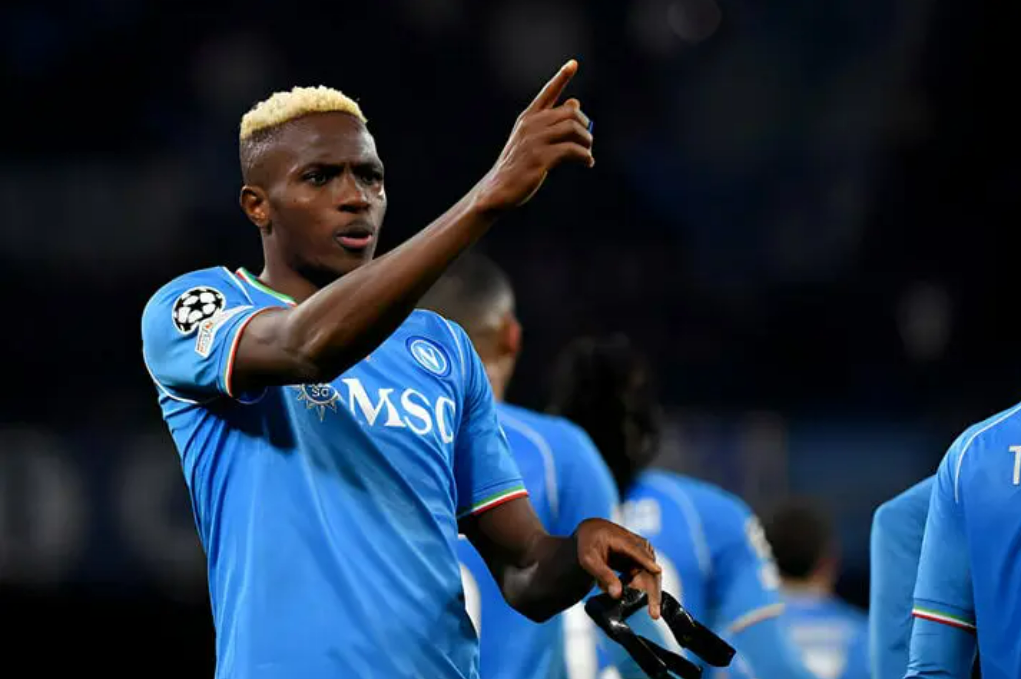 Barca chia điểm cùng Napoli