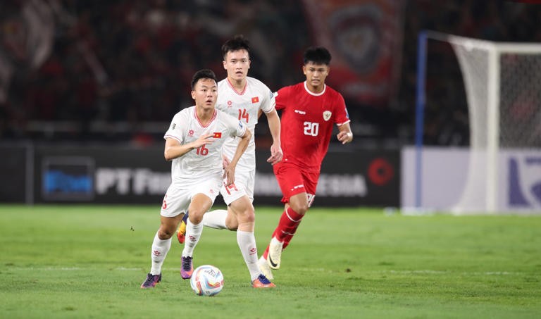 Tuyển Việt Nam thua đáng tiếc trên sân Indonesia