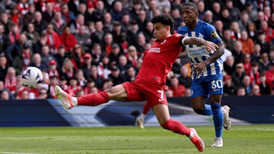 Liverpool ngược dòng thắng Brighton