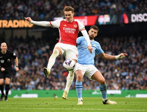 Man City cầm hòa Arsenal