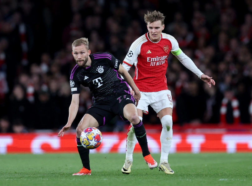 Arsenal hòa kịch tính Bayern Munich