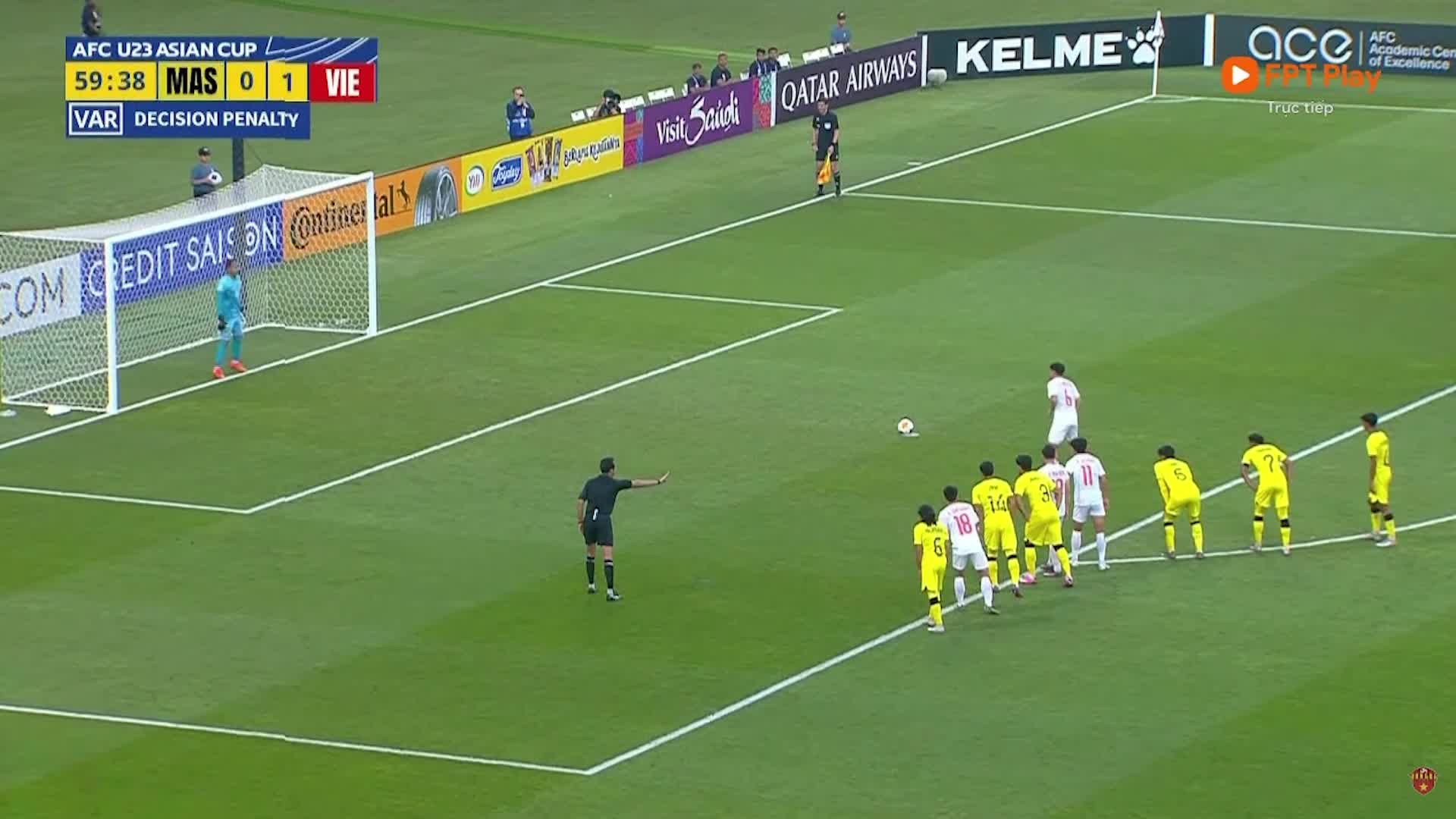 Võ Hoàng Minh Khoa ghi bàn