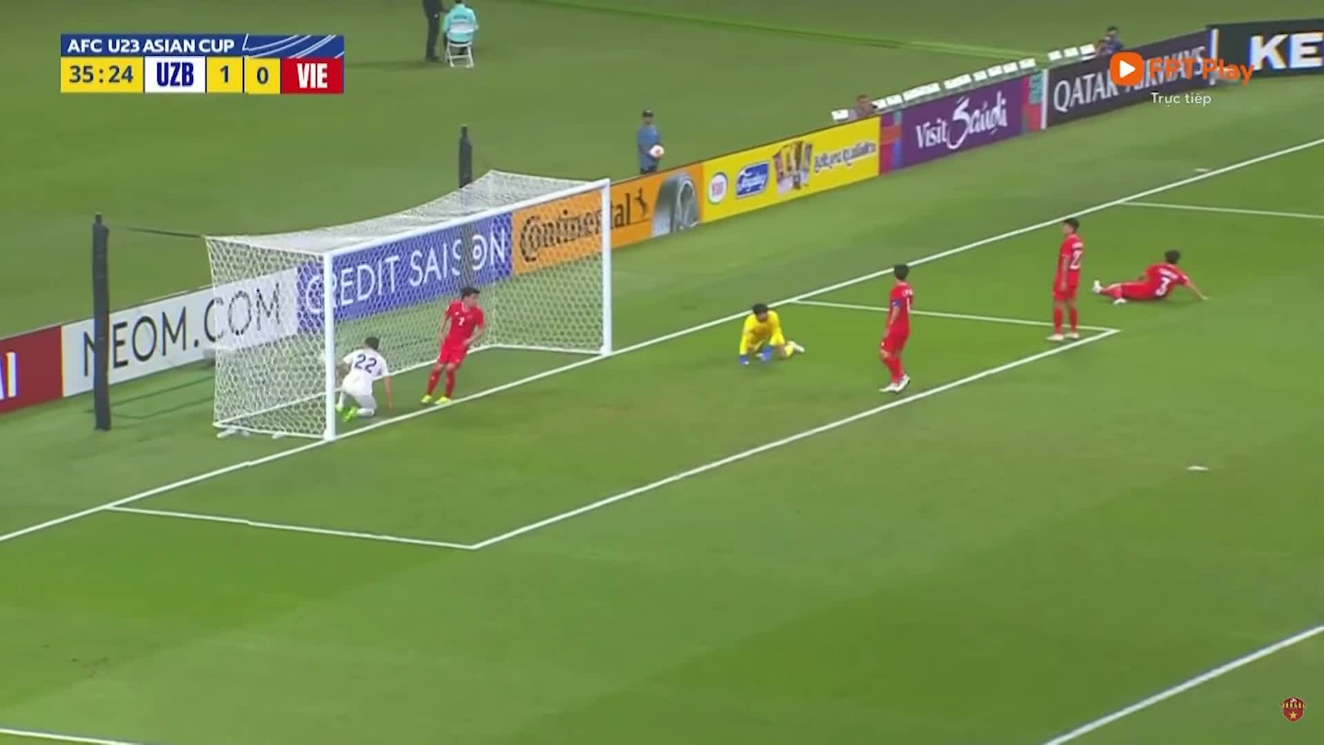 U23 Uzbekistan dễ dàng ghi bàn thứ 2 vào lưới U23 Việt Nam