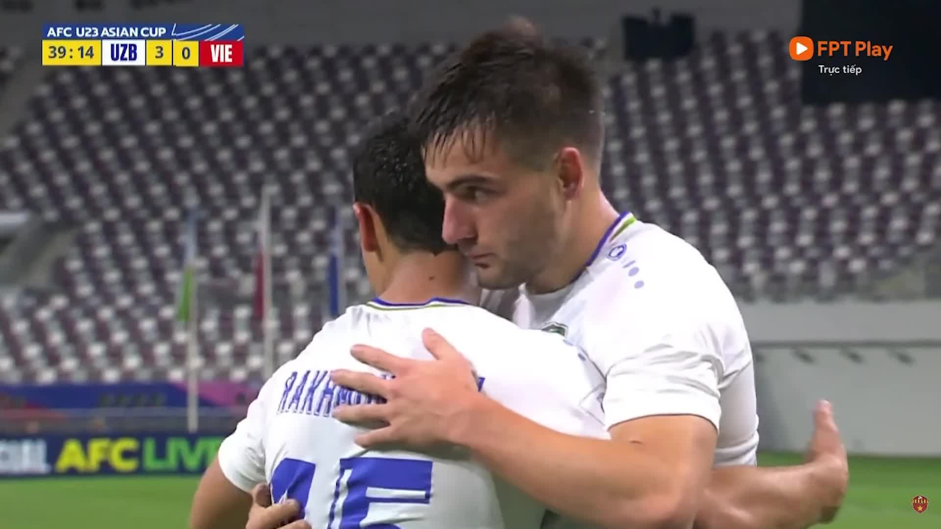 U23 Uzbekistan ghi bàn thắng thứ 3 vào lưới U23 Việt Nam ngay trong hiệp 1