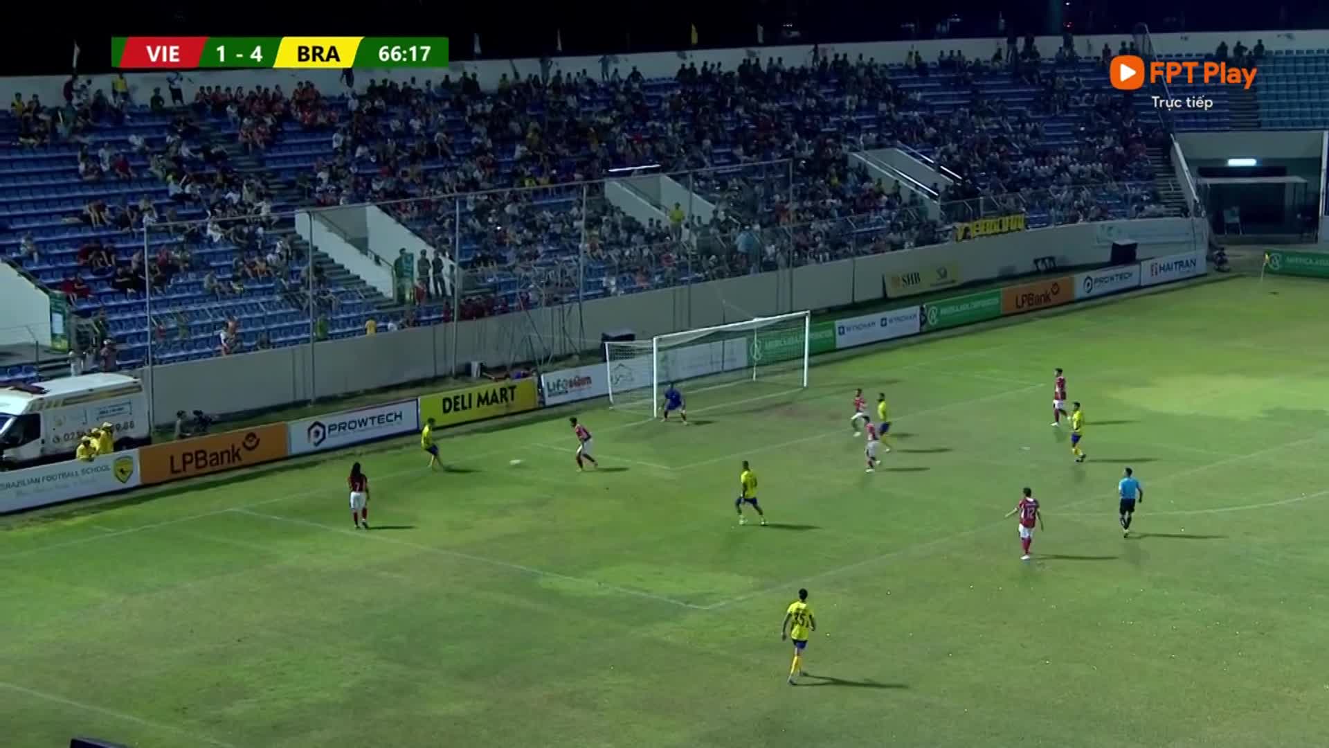 Clip bàn thắng đẹp giữa Việt Nam và Brazil - 5-1