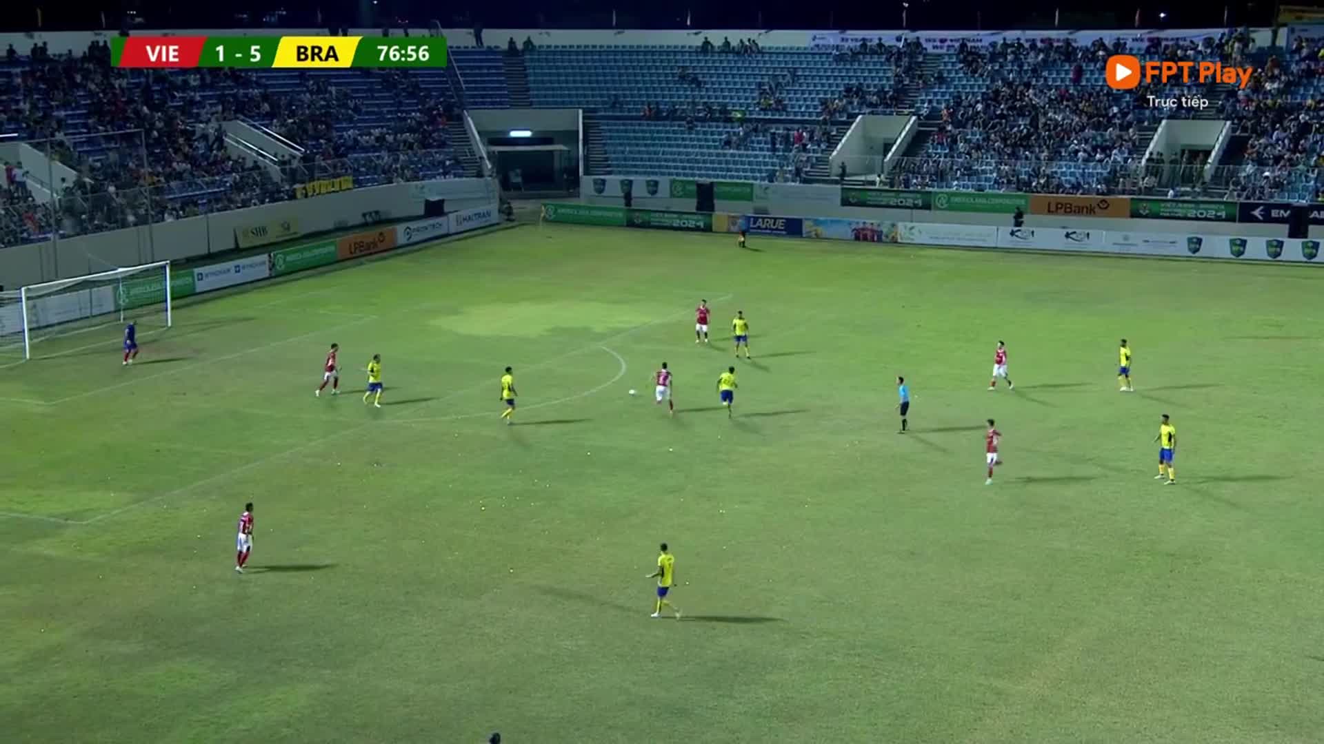 Clip bàn thắng đẹp giữa Việt Nam và Brazil - 6-1