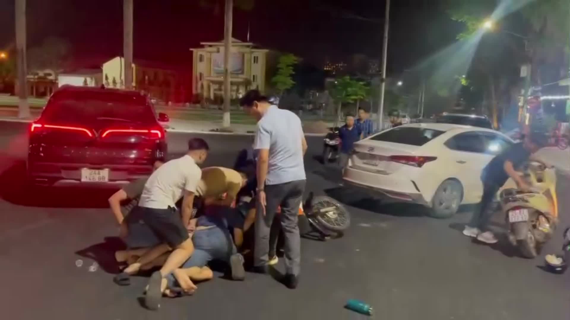 Lào Cai: 20 chiến sỹ vây bắt 2 đối tượng trong đường dây mua bán trái phép chất ma túy liên tỉnh