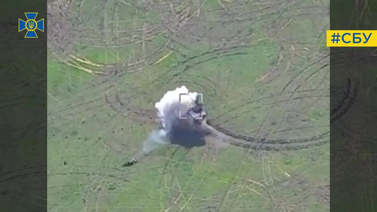 Khoảnh khắc UAV Ukraine tập kích hệ thống phòng không Nga