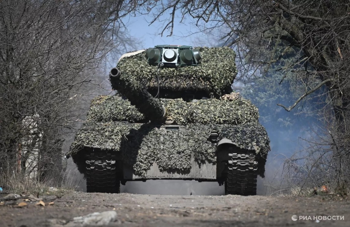 Chiến sự Nga-Ukraine ngày 1/7: NATO đưa máy bay trinh sát tới biên giới Ukraine ngay sau Euromaidan