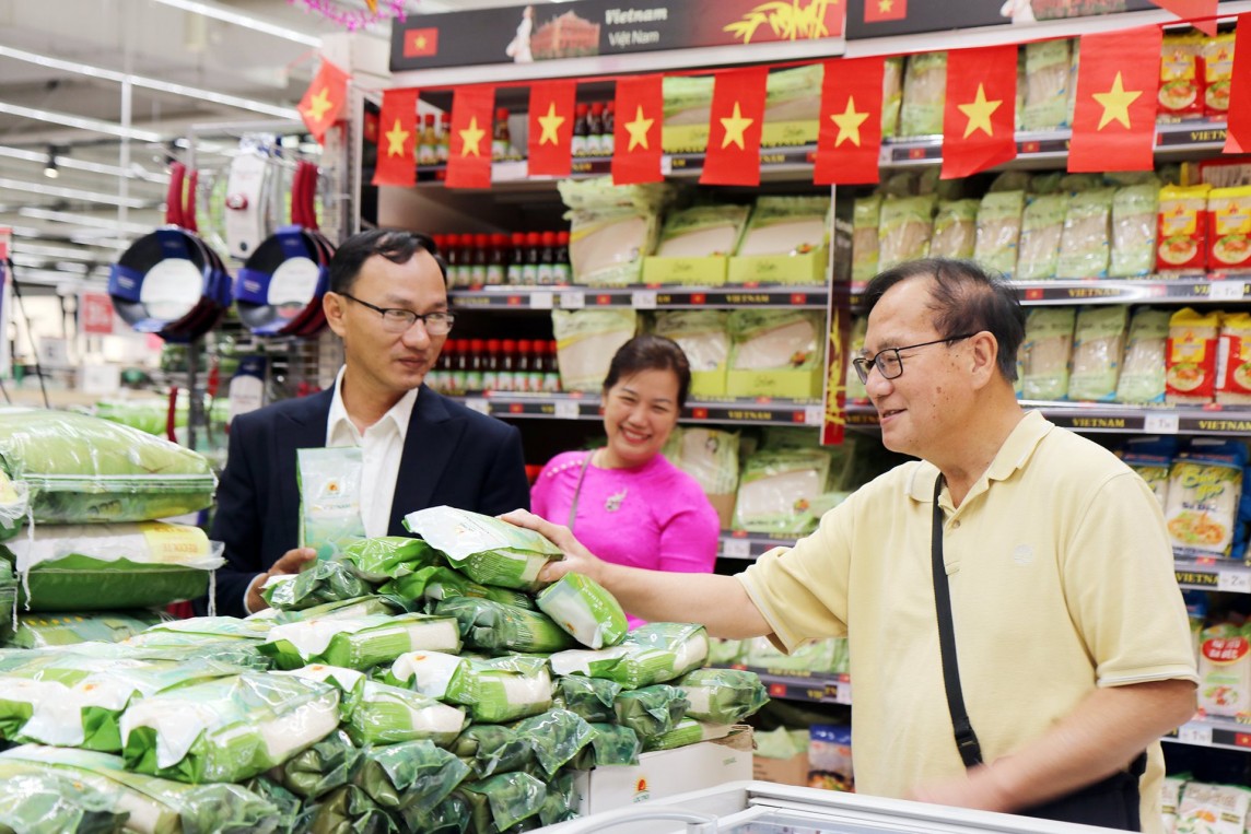 Xúc tiến thương mại: Đưa “hạt gạo làng ta” vươn ra thế giới